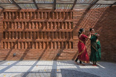  Unpacking Urban India: Contemporary Architecture and Design - A Symphony of Concrete and Culture, Echoes of Tradition in Modern Forms